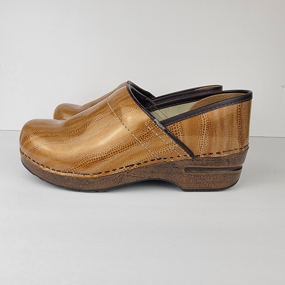 Dansko Shiny Gold Honey Clogs Professional Women's Comfort Shoes - Picture 2 of 13